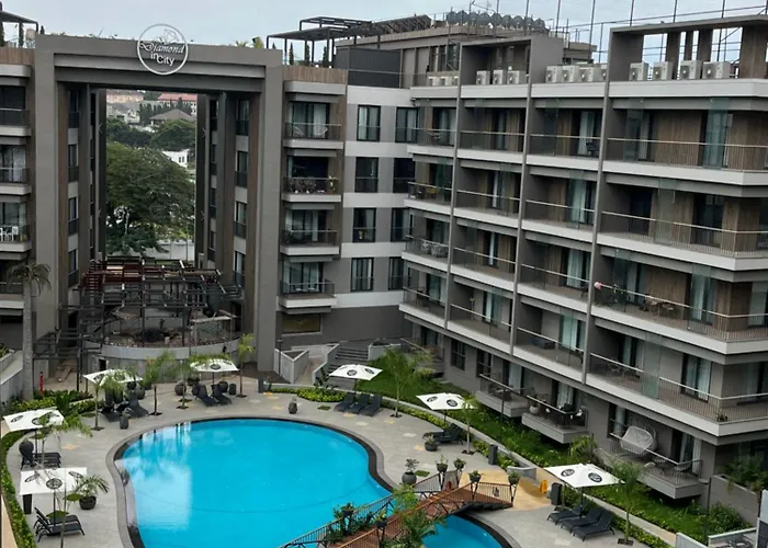 The Diamond In City Luxury Suites By Zenora Living